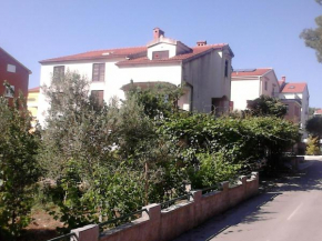  Apartments with a parking space Zadar - Diklo, Zadar - 13327  Задар